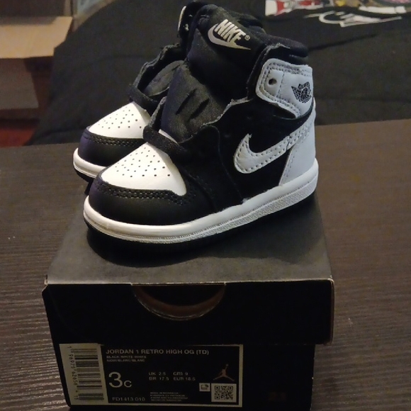 Jordan 1 Retro High OG (TD) Black and White Kids' Sneakers 3c NWBOX - Picture 2 of 10